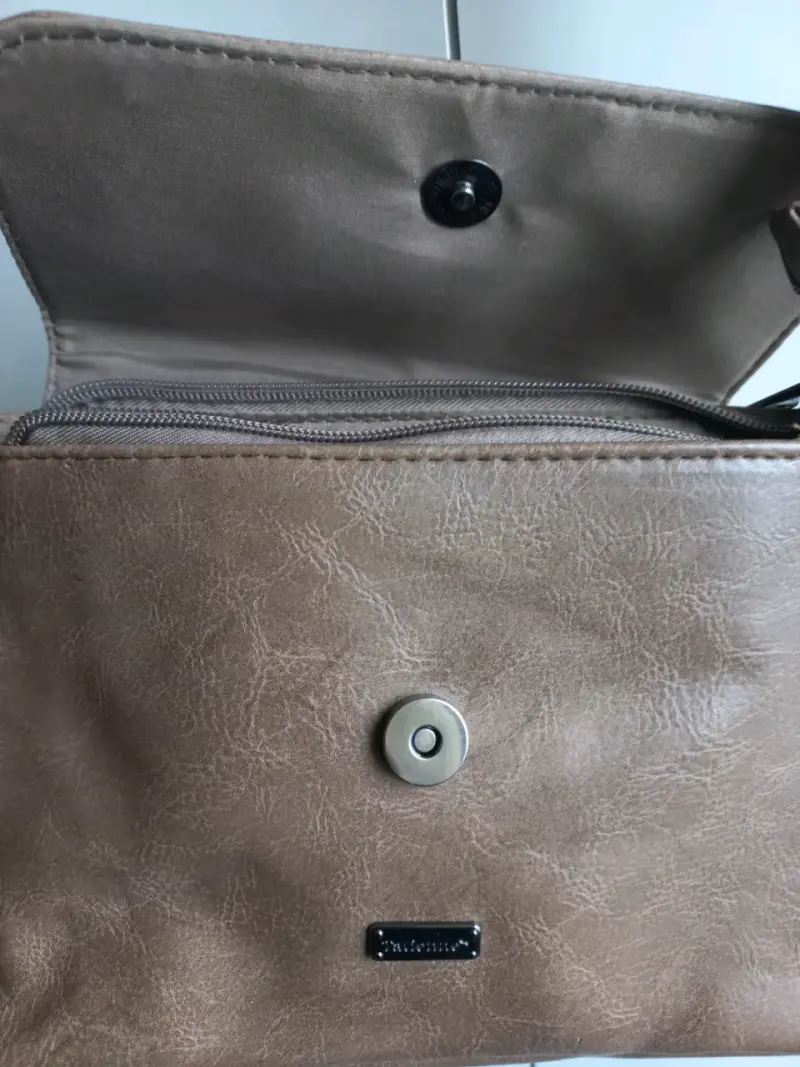 Cartera cruzada color marrón elegante - 5