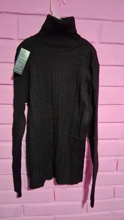 Suéter de cuello alto negro para mujer - miniatura 1