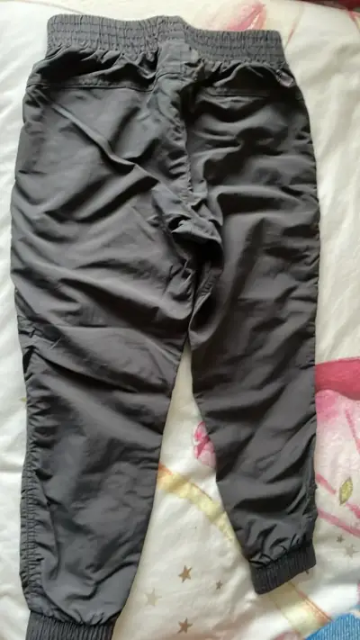 Pantalones cargo gris oscuro unisex Talla 5- 6 año - miniatura 2