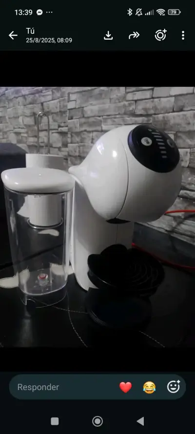 Cafetera de cápsulas blanca compacta - miniatura 1