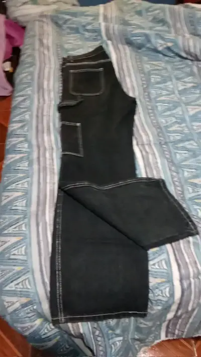 Chaqueta de lana polar marrón con capucha y jean - miniatura 2