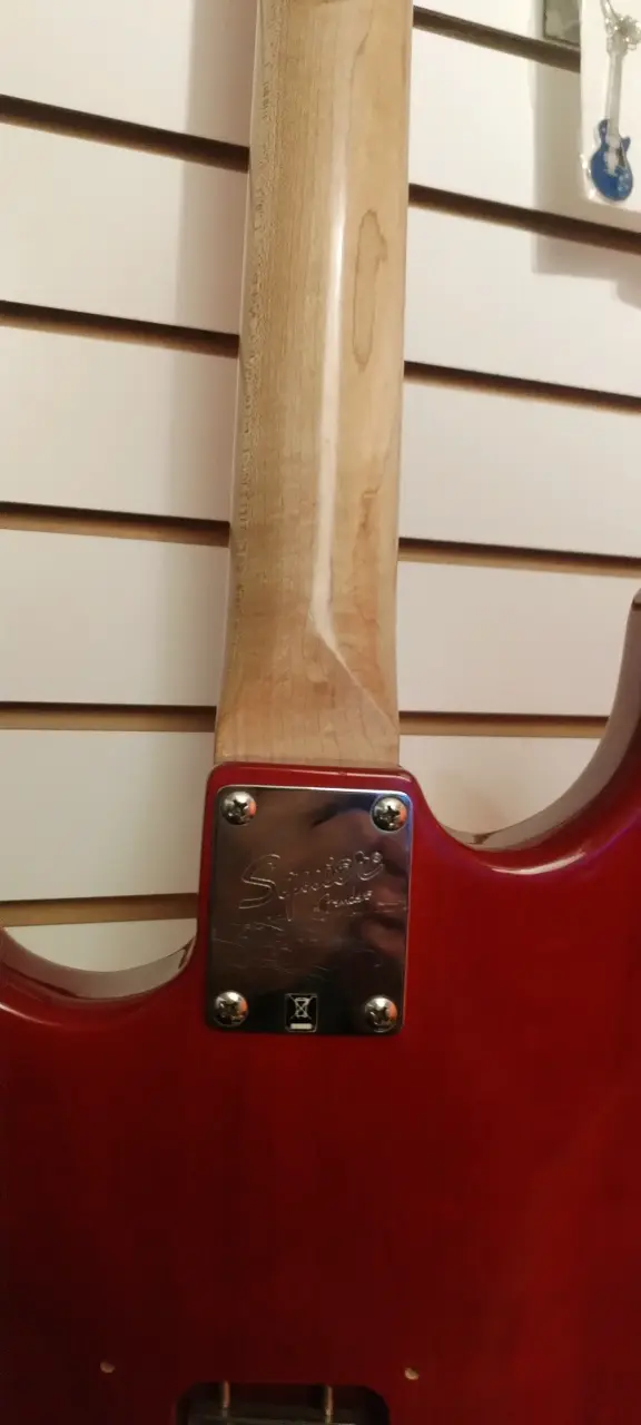 Guitarra Eléctrica Squier Stratocaster Roja - 6