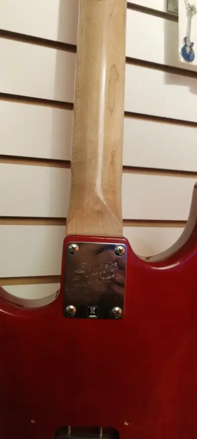 Guitarra Eléctrica Squier Stratocaster Roja - miniatura 6