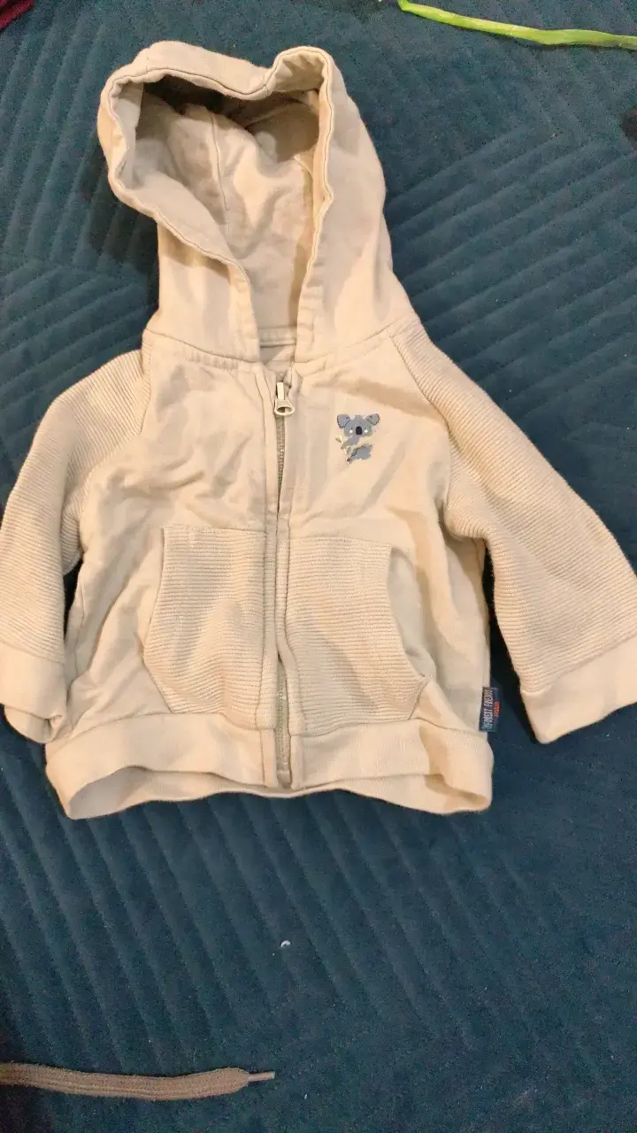 Chaqueta de bebé con capucha beige