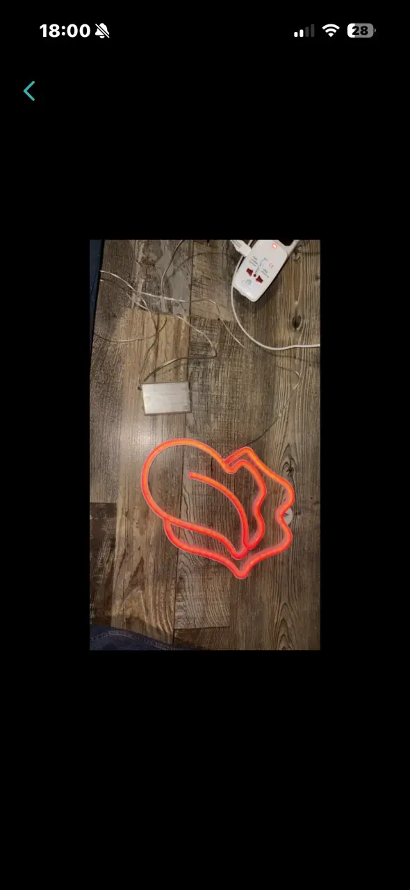 Luz neón decorativa en forma de boca