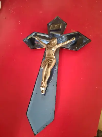 Cruz decorativa de cristal azul biselado  Cristo - miniatura 3