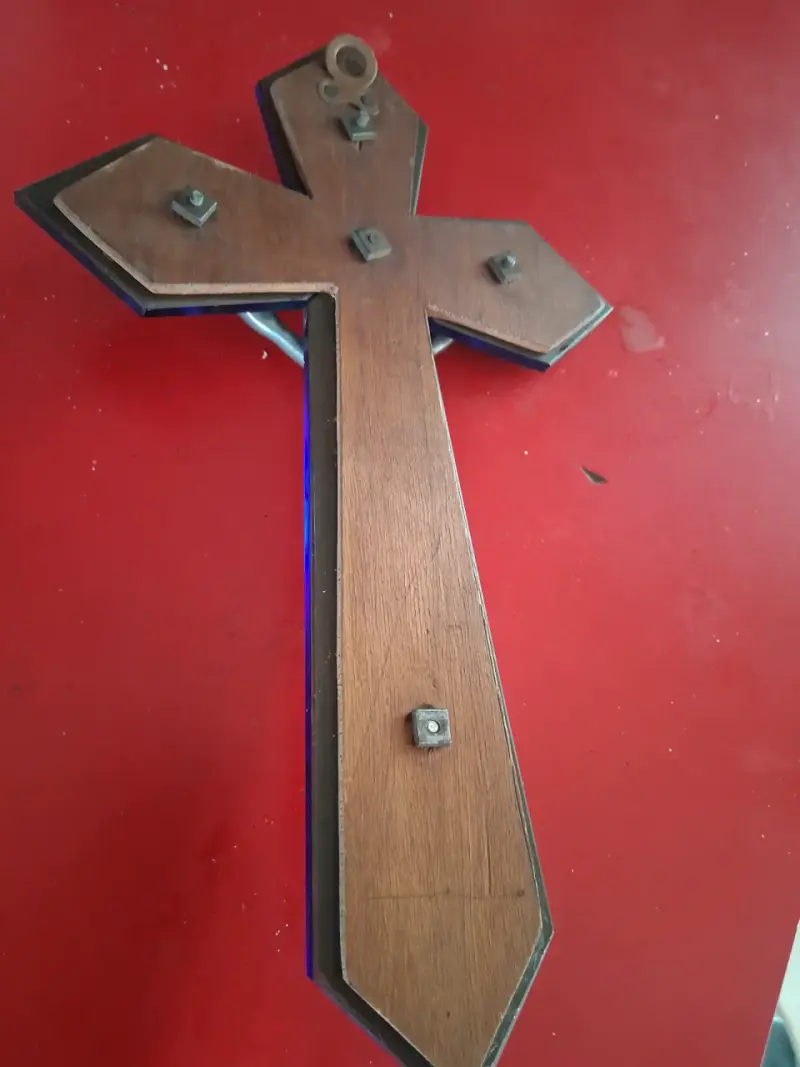 Cruz decorativa de cristal azul biselado  Cristo - 5