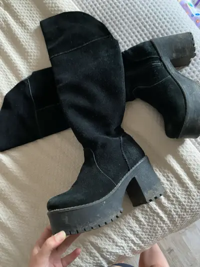 Botas negras de plataforma para mujer - miniatura 1