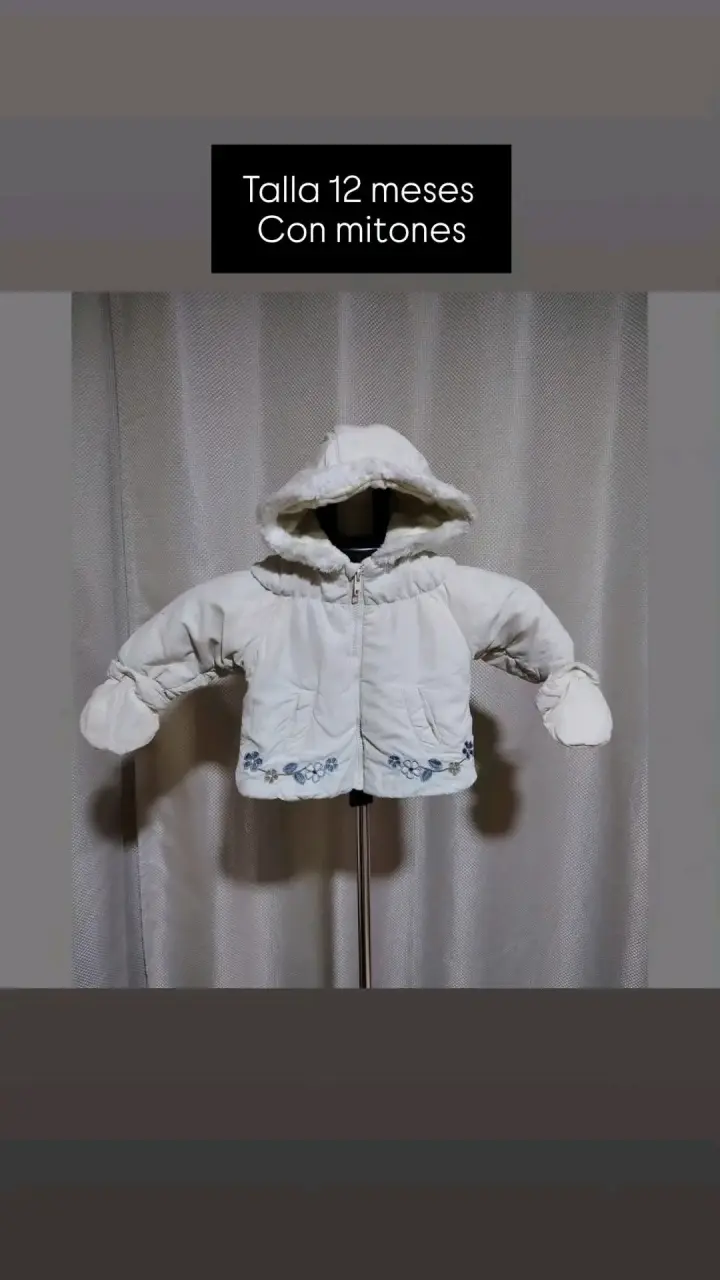 Chaqueta de bebé con capucha y mitones talla 12 meses