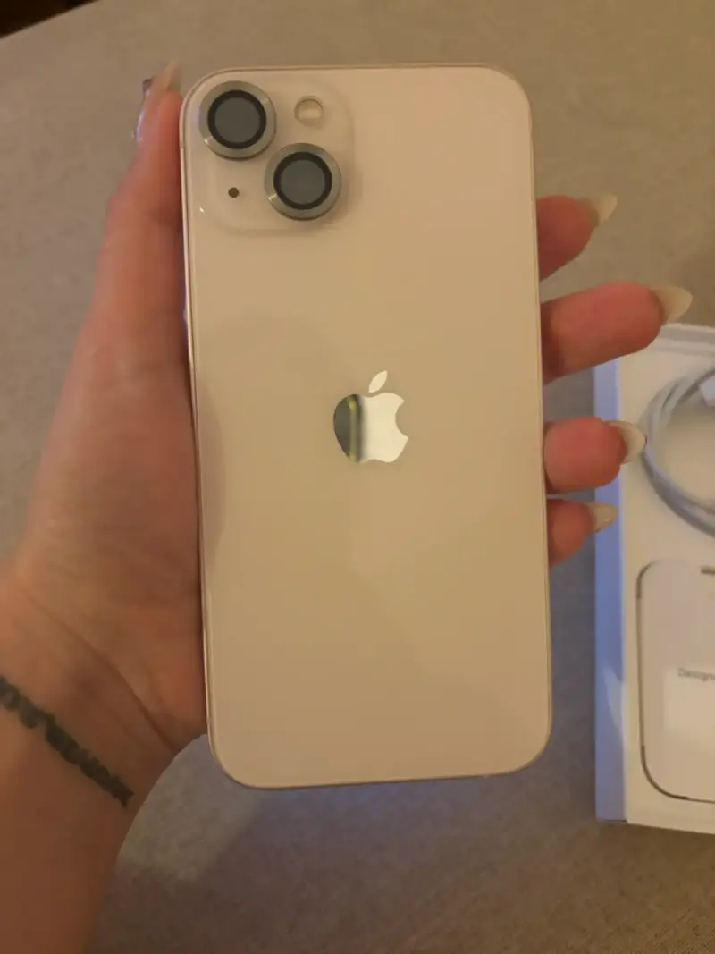 iPhone 13 en color rosa con caja original - 3