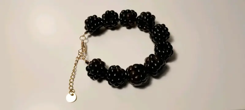 Pulsera artesanal de cuentas de mora - 2