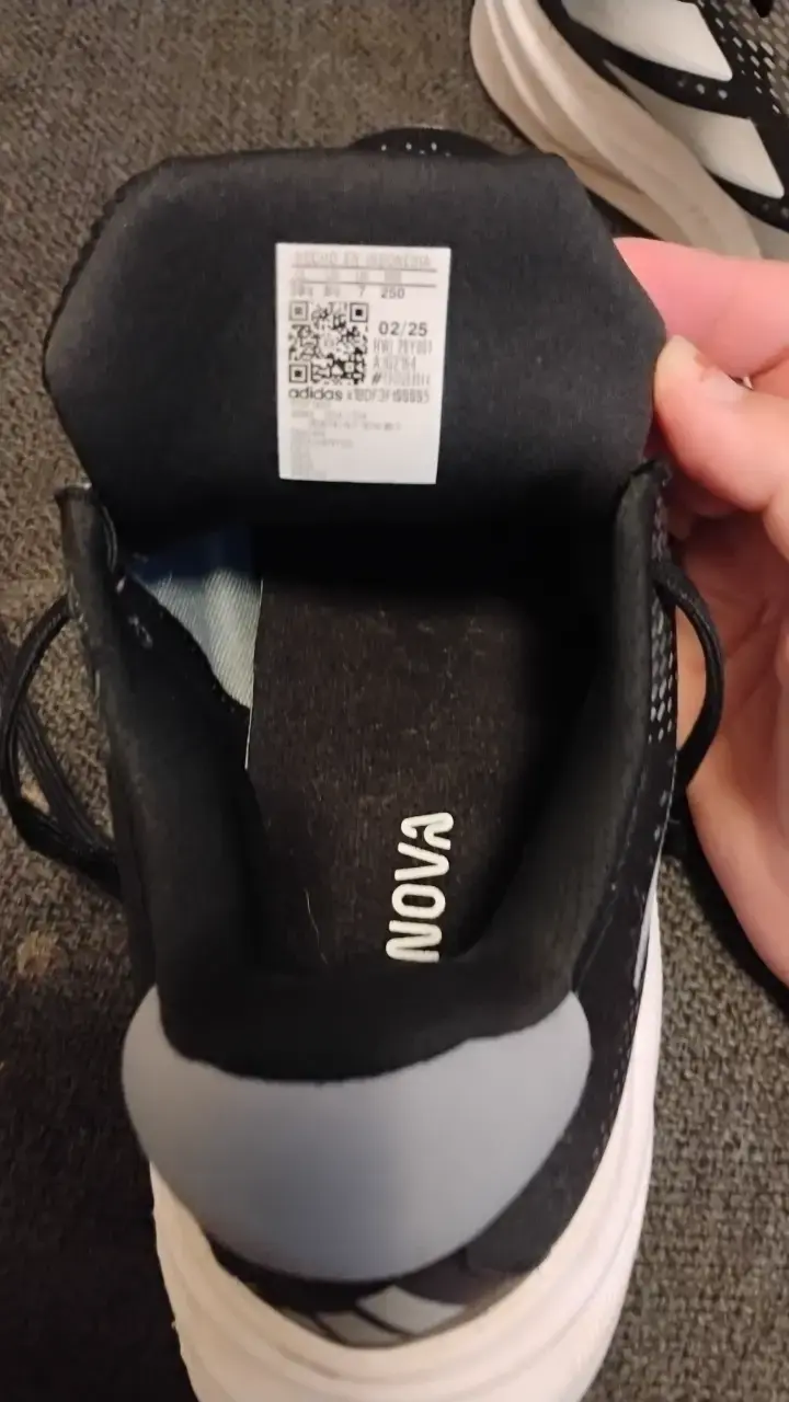 Zapatillas deportivas negras Adidas para unisex - 2