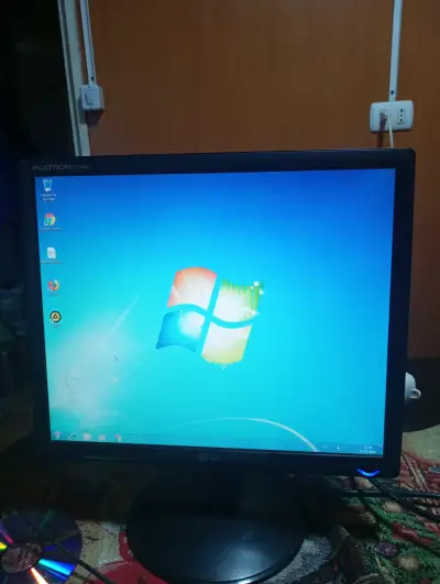 Monitor Samsung de 19 pulgadas en buen estado - miniatura 3
