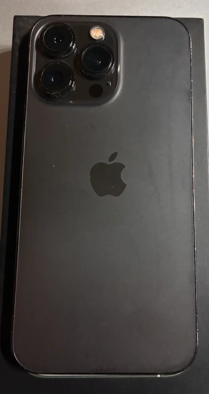 iPhone con batería degradada y pantalla intacta - 2