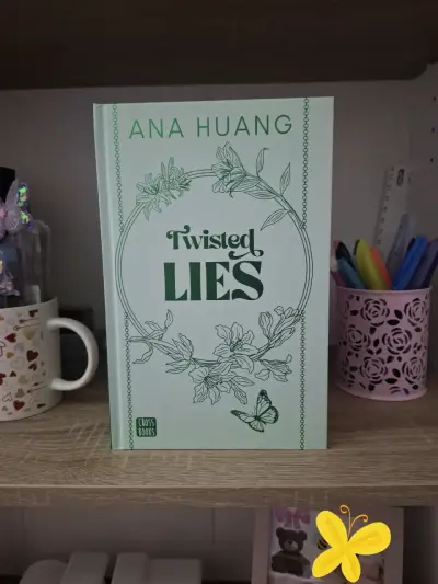 Libro 'Twisted Lies' de Ana Huang en tapa dura - miniatura 1