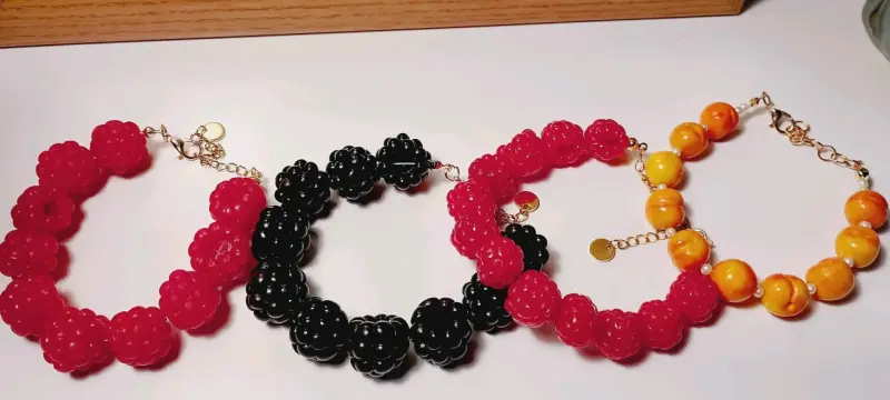 Pulseras frutales de arcilla polimerica - 1