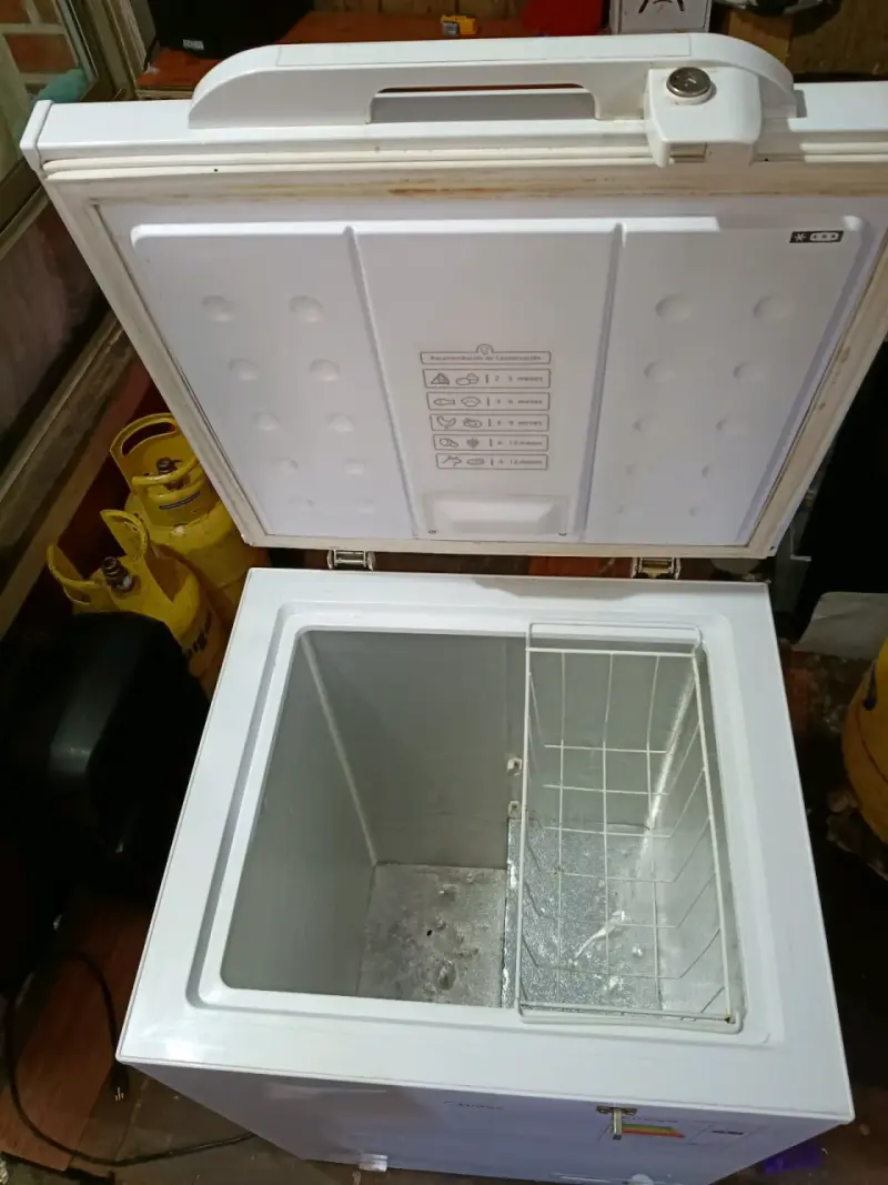 Congelador Midea vertical eficiente A+ - 3
