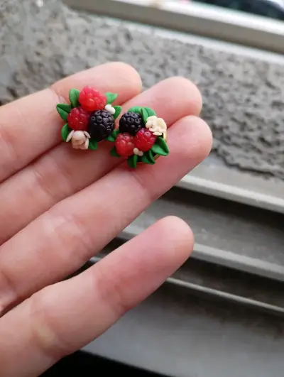 Aros artesanales con diseño de frutas - miniatura 1
