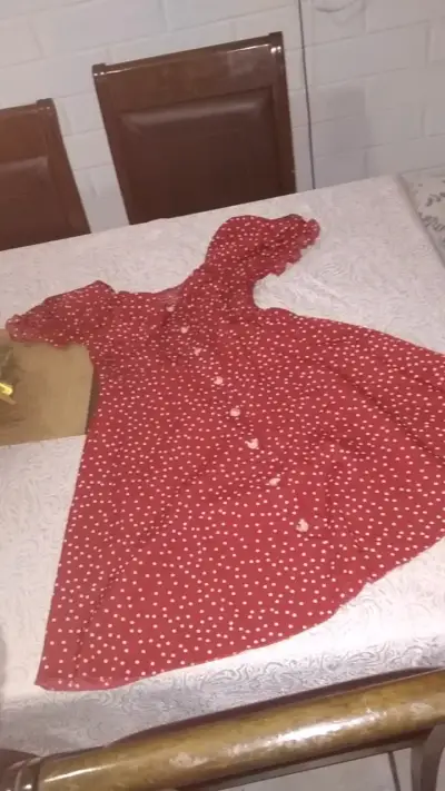 Vestido rojo con lunares blancos - miniatura 3