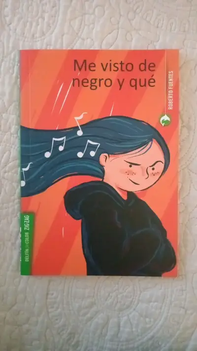 Libro 'Me visto de negro y qué' de Roberto Fuentes - miniatura 1
