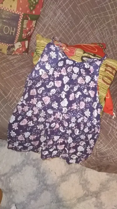 Polera floral para mujer - miniatura 1