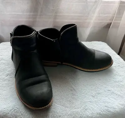 Botines ecocuero negro cierre lateral - miniatura 3