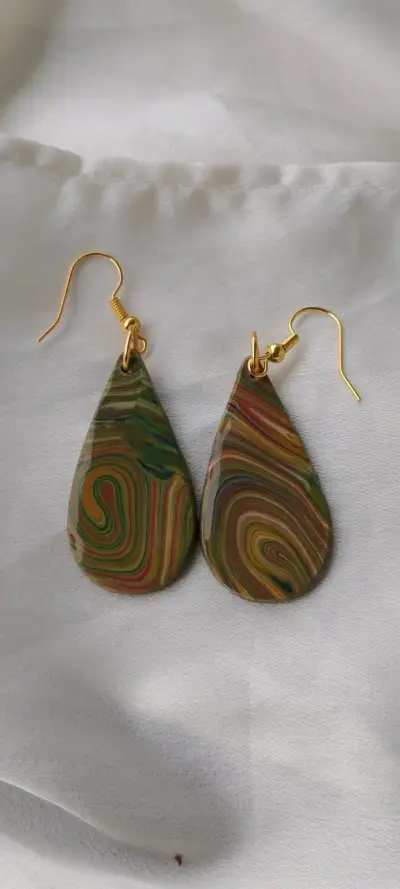 Aros colgantes de arcilla multicolor - miniatura 1
