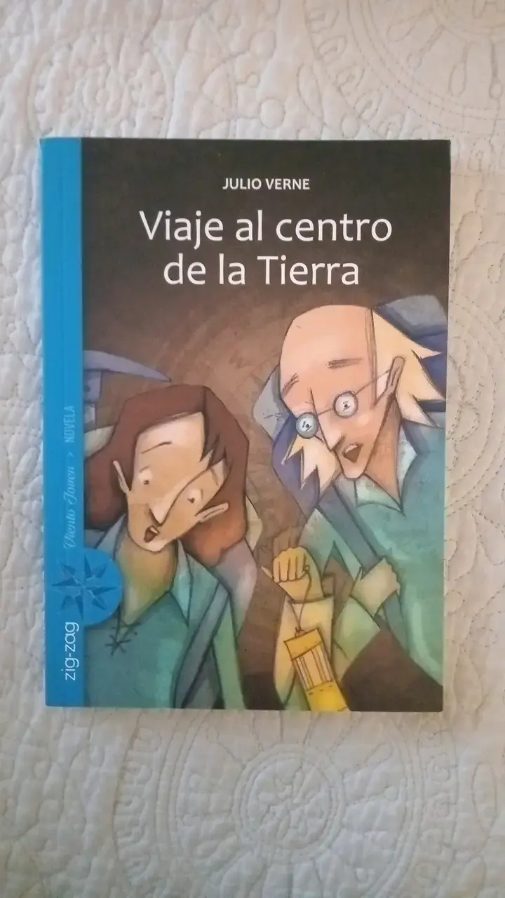 Libro 'Viaje al Centro de la Tierra' de Julio Verne - 1