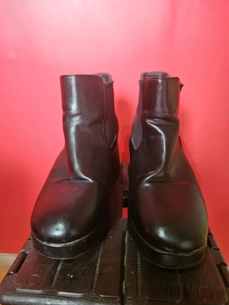 Botines de cuero negro con tacón alto - 2