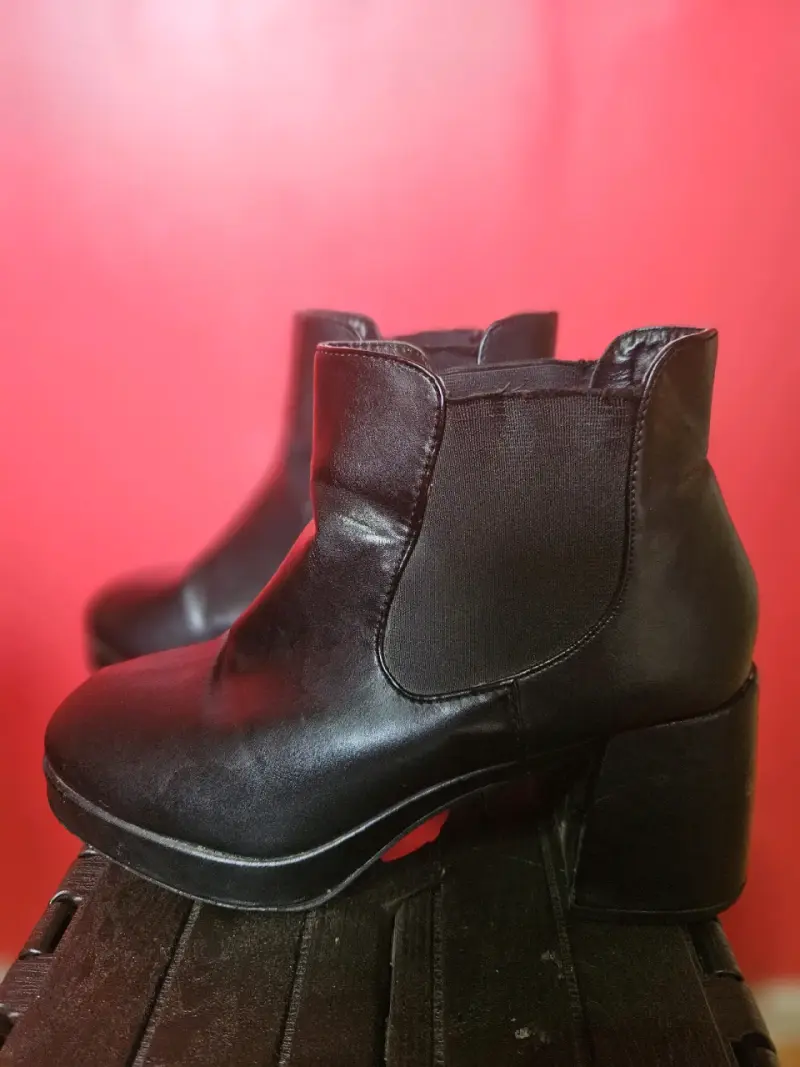 Botines de cuero negro con tacón alto - 3