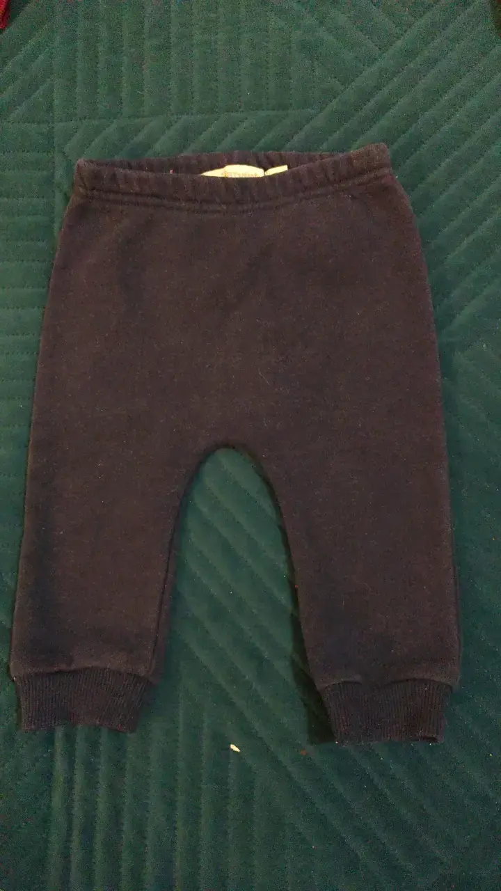 Pantalones de bebé azul oscuro cómodos