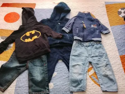 Conjunto de ropa infantil con polerón Batman - miniatura 1