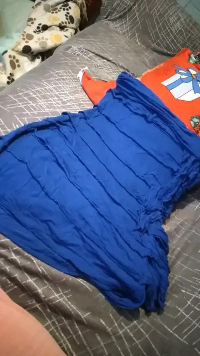 Vestido azul con flecos elegante - miniatura 2