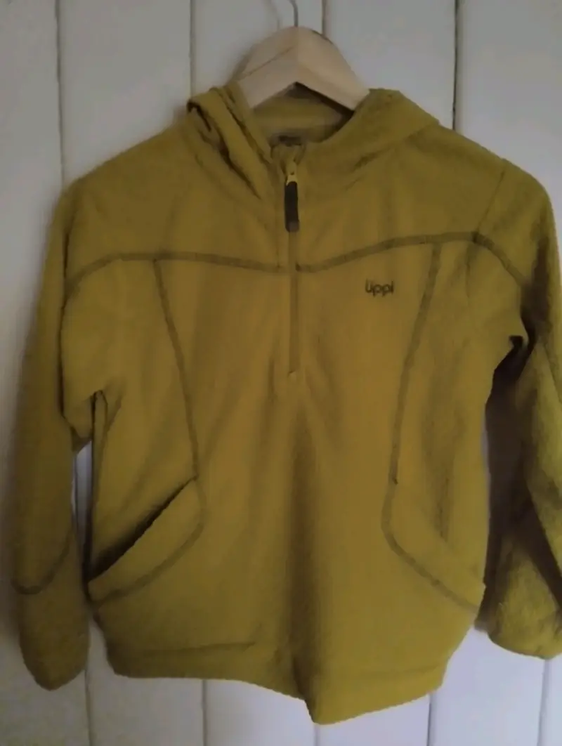 Polera Lippi m/larga y gorro color mostaza - 1