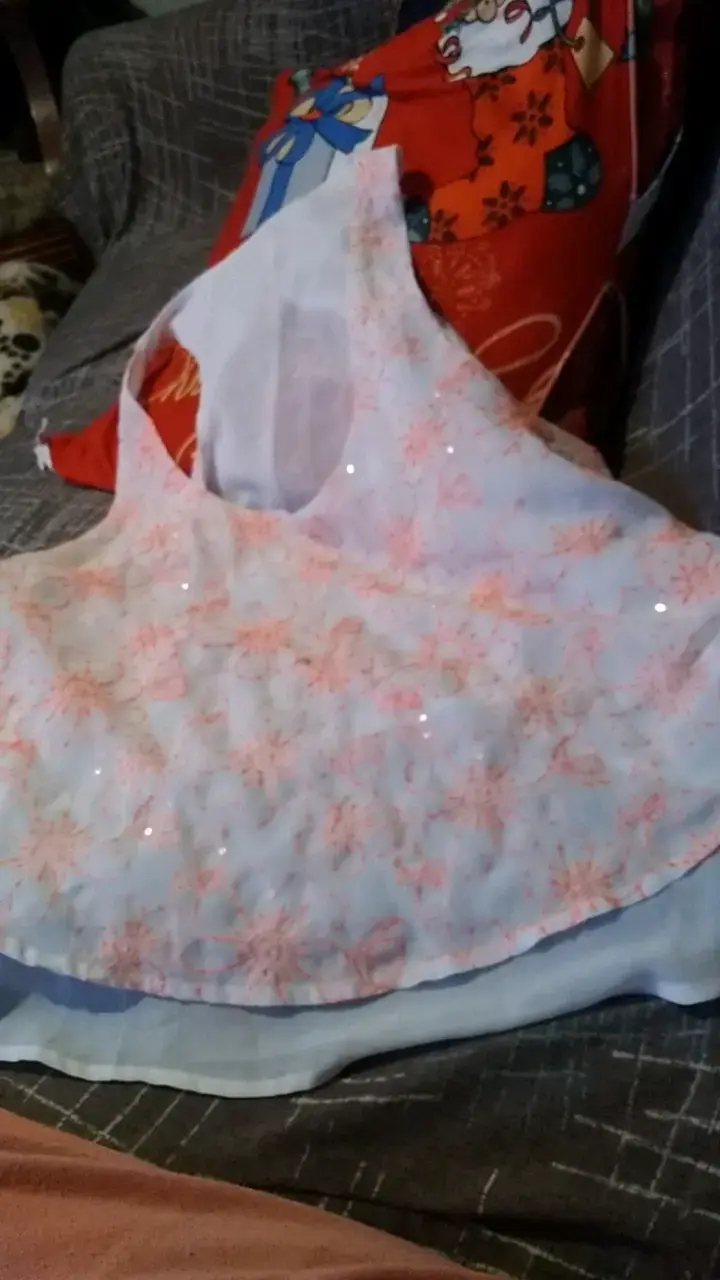 Polera sin mangas con diseño floral - 2