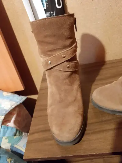Botines de gamuza marrón con tacón alto - miniatura 2
