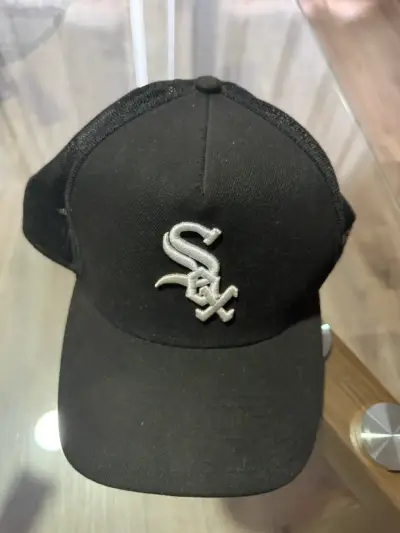 Gorra negra New Era - miniatura 1