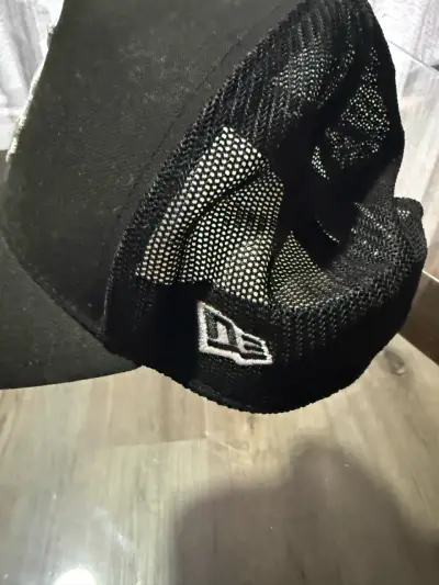 Gorra negra New Era - miniatura 2