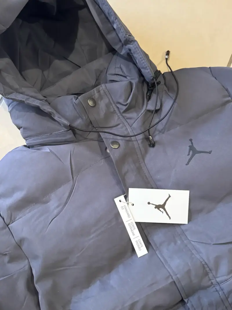Chaqueta impermeable gris con capucha Jordan - 2