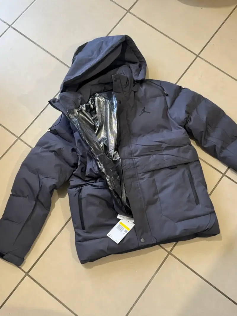 Chaqueta impermeable gris con capucha Jordan - 4