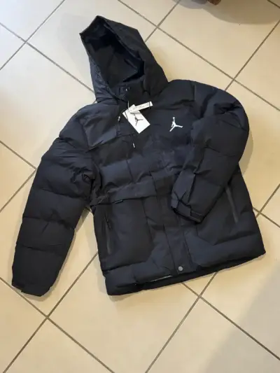 Chaqueta impermeable negra con capucha Jordan - miniatura 1