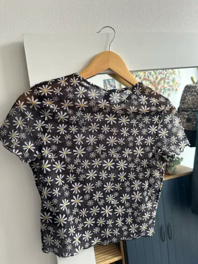 Polera floral transparente H&M para mujer - miniatura 2