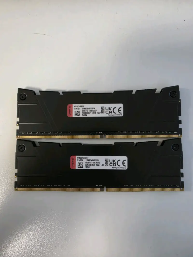 Kit RAM 16 GB (2x8 GB) Kingston Fury Renegade DDR4 - 2
