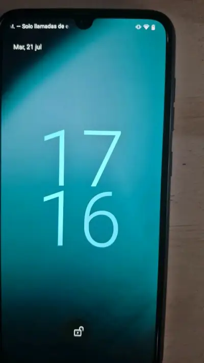 Smartphone Android con pantalla grande - miniatura 1