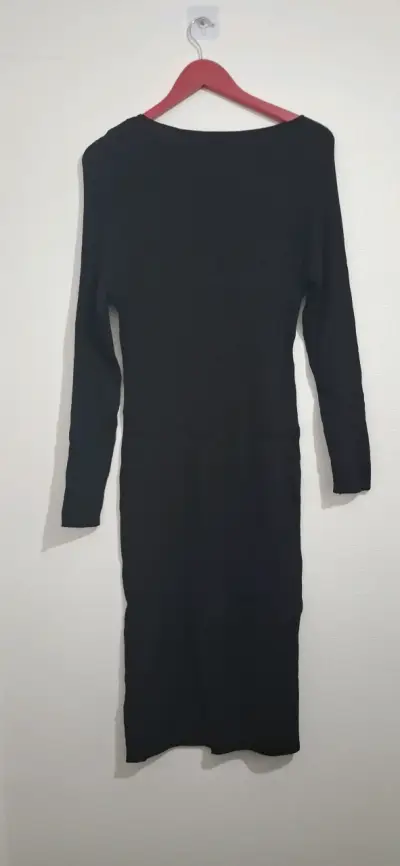 Vestido negro ajustado de manga larga - miniatura 2