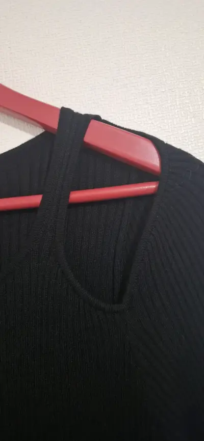 Vestido negro ajustado de manga larga - miniatura 3
