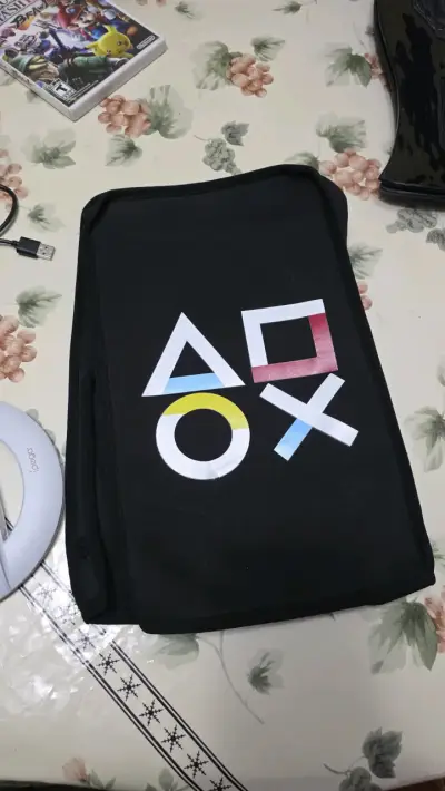 Funda y Stand Vertical RGB para PS5 Slim - miniatura 1
