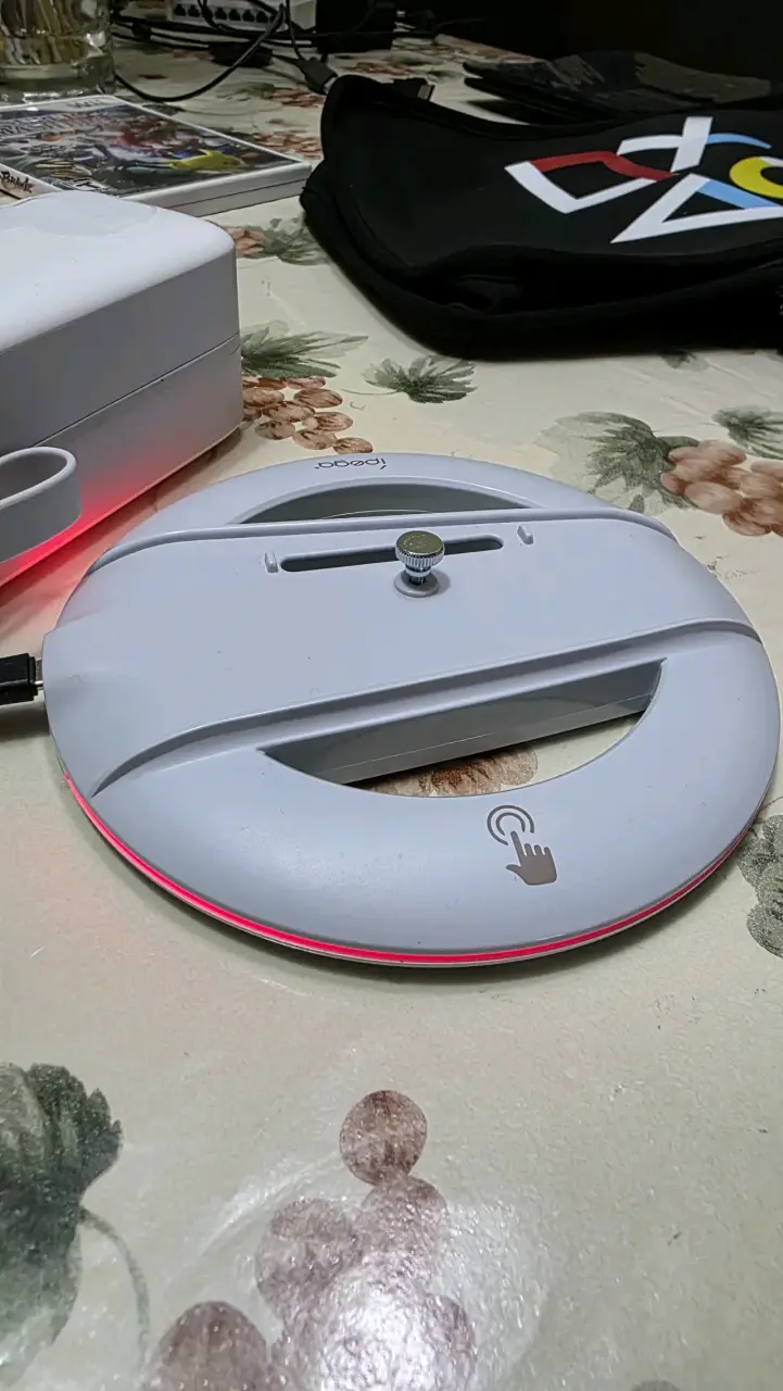 Funda y Stand Vertical RGB para PS5 Slim - 3