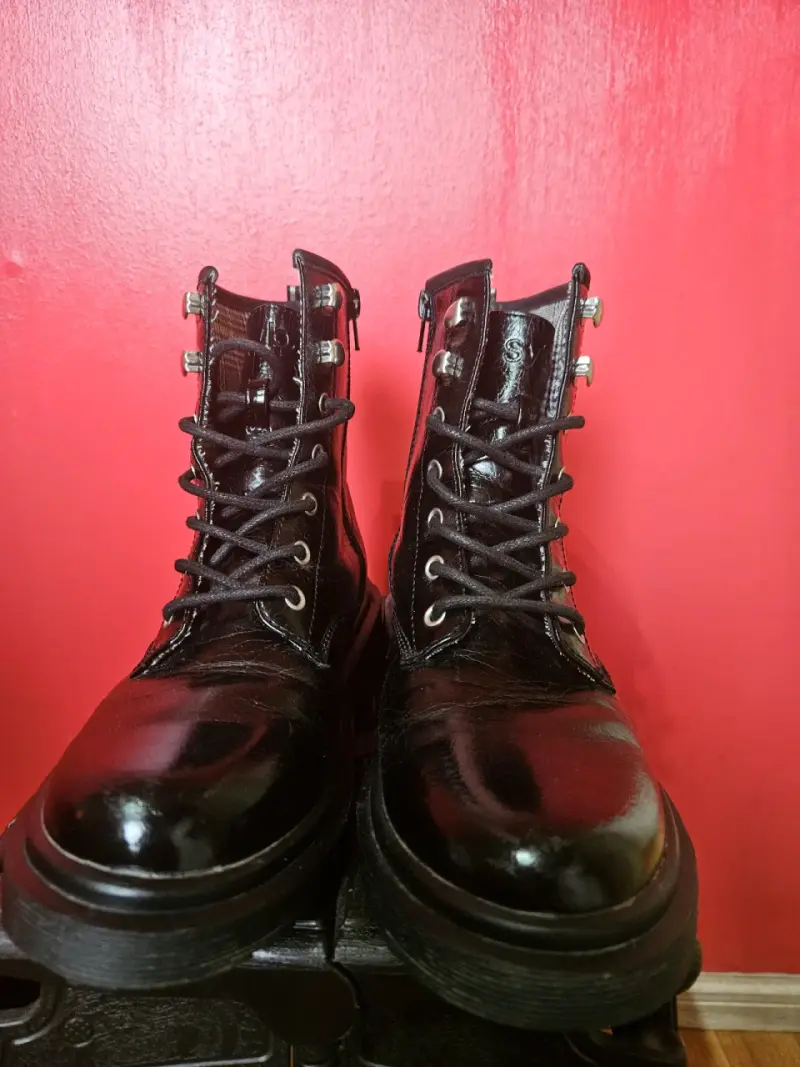 Botas de cuero negro para mujer estilo militar - 2