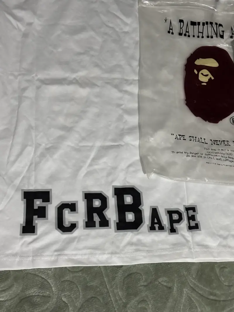Polera blanca Bape - 2